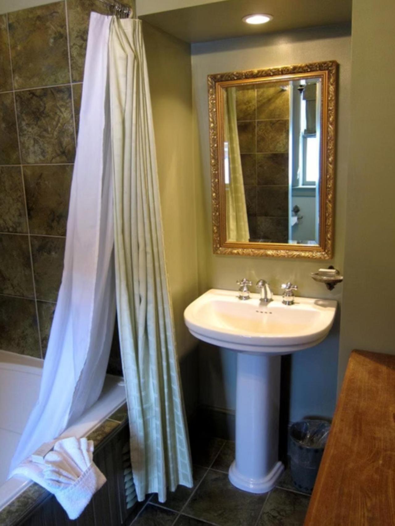 Fairholm Boutique Inns Charlottetown Room photo