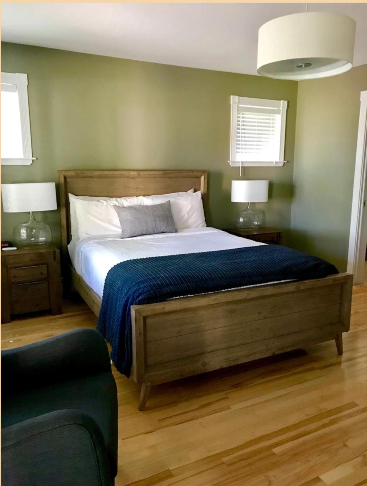Fairholm Boutique Inns Charlottetown Room photo